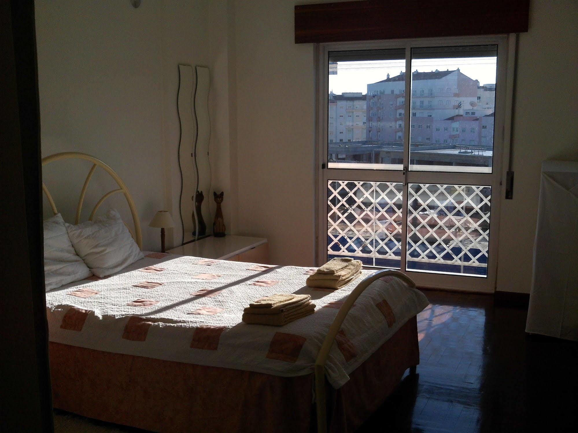 Homestay Marialva Park Seixal  Dış mekan fotoğraf