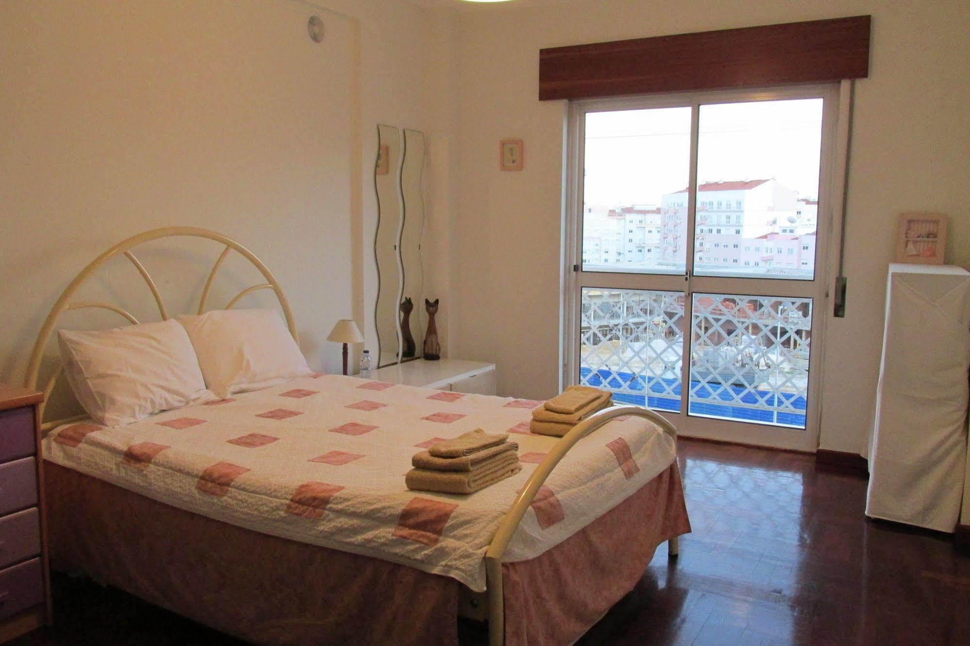 Homestay Marialva Park Seixal  Dış mekan fotoğraf